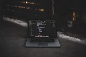 Analisis Penyebab dan Solusi untuk Mengatasi Persoalan Kejahatan Melalui Media Sosial